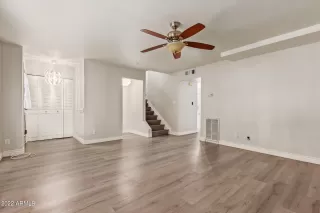 Photo #6: 6381307 Listing 