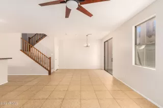 Photo #4: 6381330 Listing