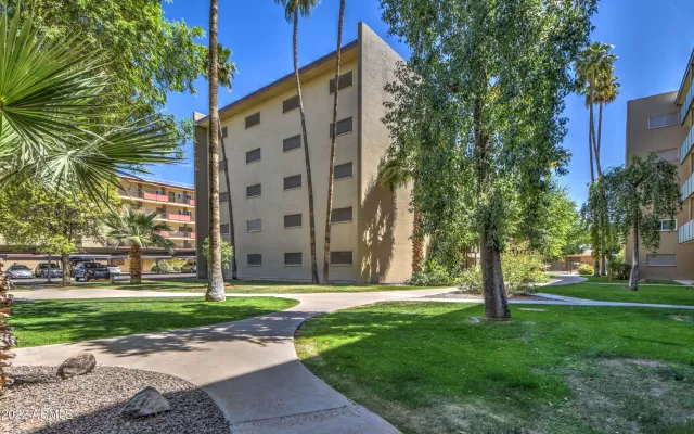 MLS: 6381567 Condo For Sale