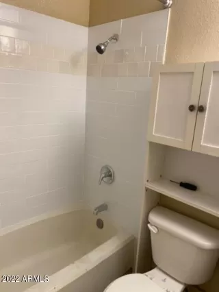 Photo #5: 6381688 Listing