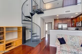 Photo #5: 6381791 Listing