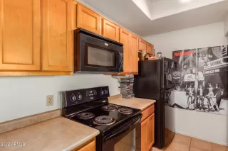 Photo #5: 6381807 Listing