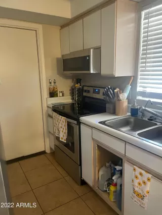 Photo #5: 6381901 Listing