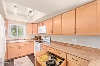 Photo #5: 6381907 Listing