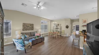 Photo #3: 6381943 Listing