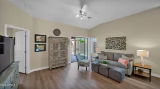 Photo #5: 6381943 Listing