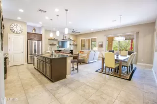 Photo #4: 6381969 Listing 