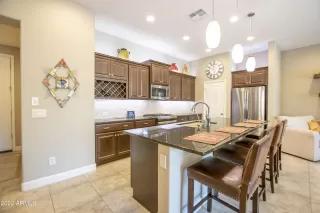 Photo #5: 6381969 Listing 