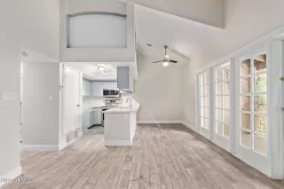 Photo #2: 6382058 Listing