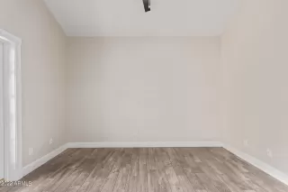 Photo #5: 6382058 Listing