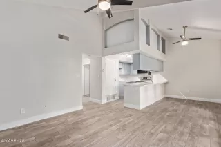 Photo #6: 6382058 Listing