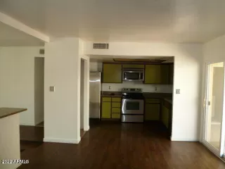 Photo #6: 6382137 Listing