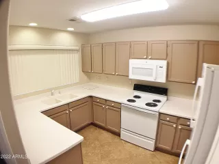 Photo #6: 6382353 Listing