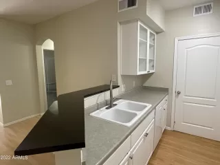 Photo #5: 6382377 Listing 