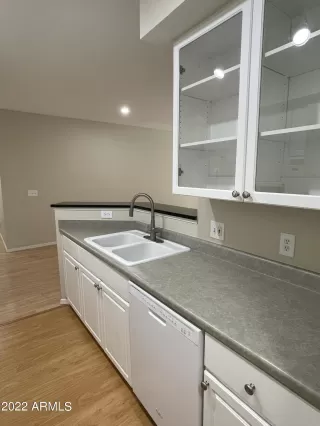 Photo #6: 6382377 Listing 