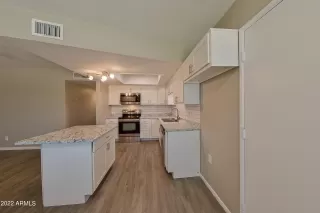 Photo #4: 6382670 Listing