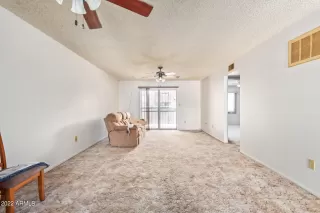 Photo #4: 6383065 Listing