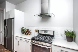 Photo #3: 6383183 Listing