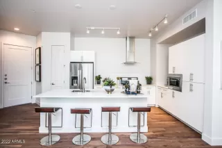 Photo #5: 6383183 Listing