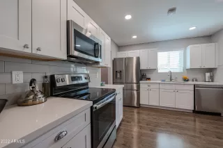 Photo #2: 6383218 Listing 