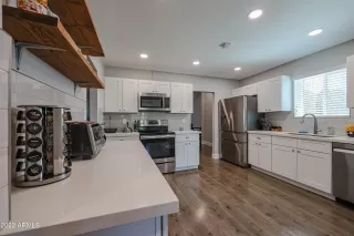 Photo #4: 6383218 Listing 