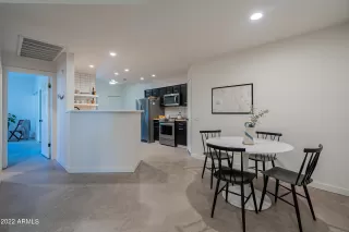 Photo #5: 6383606 Listing