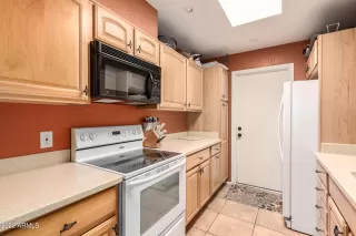 Photo #6: 6383623 Listing