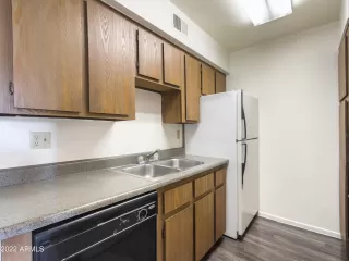 Photo #6: 6383911 Listing