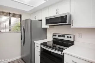 Photo #3: 6383928 Listing