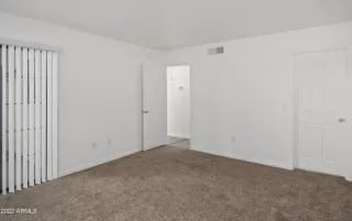 Photo #6: 6383928 Listing