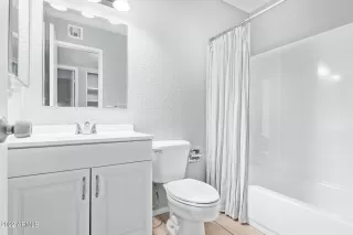 Photo #5: 6383973 Listing