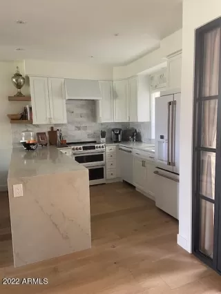 Photo #1: 6383998 Listing