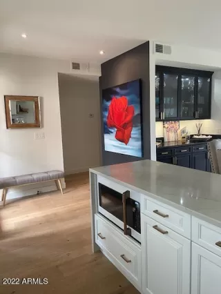 Photo #2: 6383998 Listing