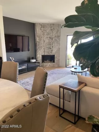 Photo #5: 6383998 Listing