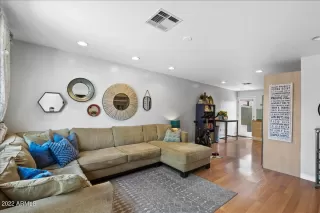 Photo #4: 6384239 Listing 