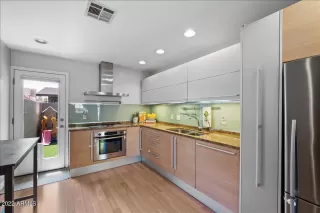 Photo #6: 6384239 Listing 