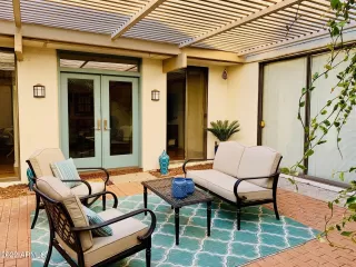 Photo #4: 6384300 Listing