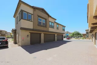 Photo #5: 6384469 Listing