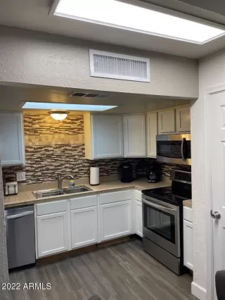 Photo #5: 6384584 Listing 