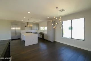 Photo #5: 6384873 Listing