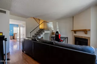 Photo #5: 6384899 Listing