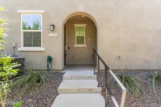 Photo #5: 6385336 Listing