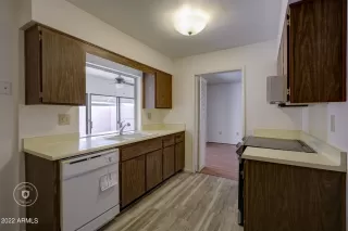 Photo #6: 6385354 Listing
