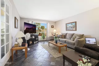 Photo #3: 6385699 Listing 
