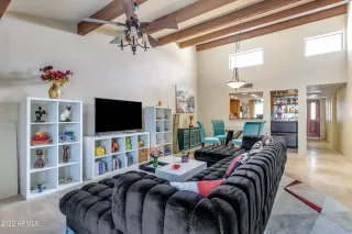 Photo #5: 6385798 Listing