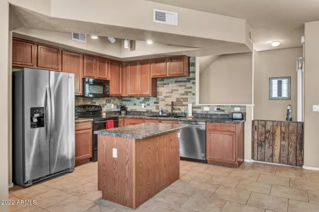 MLS: 6385912 Condo For Sale