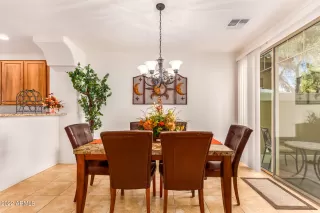 Photo #5: 6385950 Listing