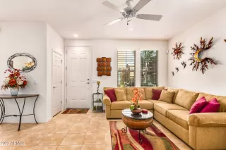 Photo #6: 6385950 Listing