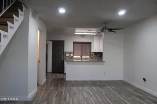 Photo #5: 6386101 Listing 