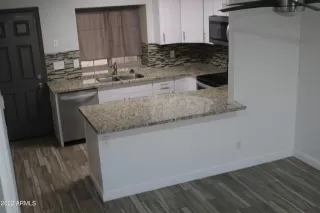 Photo #6: 6386101 Listing 